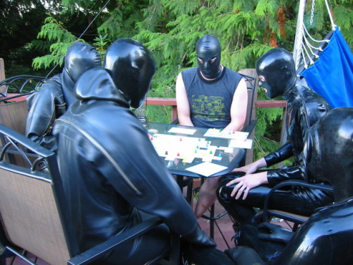 ropenbag: taking a break from play.  Past Full rubber weekend.  Some guys didn’t wan