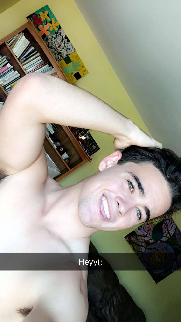 snapboysbaited:  DM if you would like me to bait someone for you((: