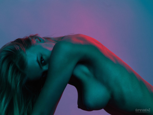 elbofo:  http://treatsmagazine.com/treats-exclusive-alena-igor-oussenko/   Waw