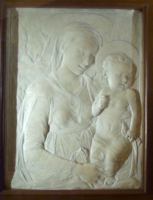 The Virgin and ChildDesiderio da Settignano