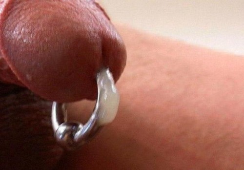 Gay guy from the north east of Scotland, posting what turns me o