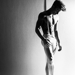 pas-de-duhhh:  Rhys Kosakowski dancer with Houston Ballet photographed by Rick Day