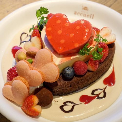 .❁cafe accueil❁ハートは～とHeart恵比寿にあるカフェアクイーユ。今日から3/14までの限定メニューがスタートしてます♡ショコラ生地のパンケーキの上に苺ムース、さらに上にはマーブル模様