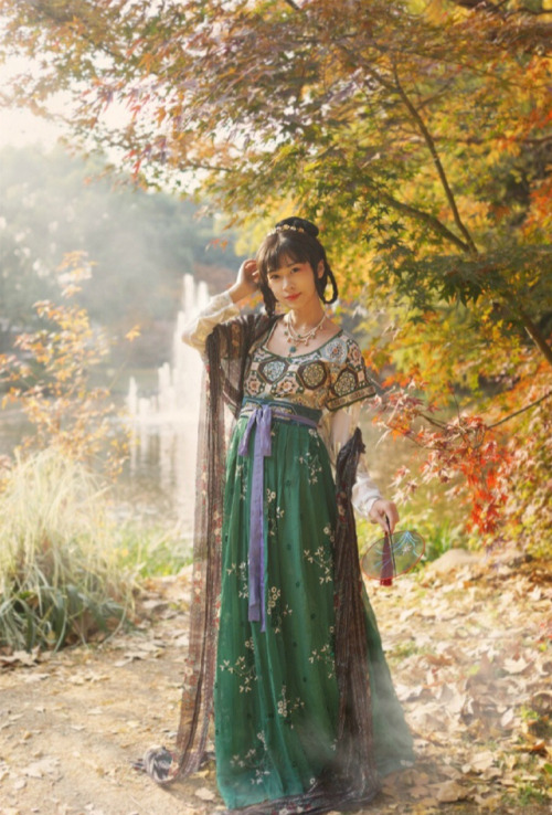 Traditional Chinese hanfu set