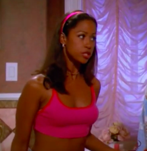 babyphat05:this pink headband and matching top Dionne is wearing is a look