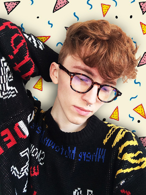 honeyplasma: so obsessed with that 90s vintage sweater by @littlevisionsthrift
