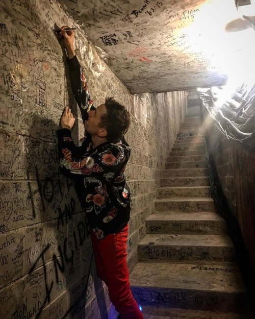 musedotmuofficial: Signing the #halloffame tunnel at Red Rocks…