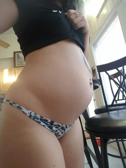 scarybabe:  how far along is this food baby..? 😉 stuffed totally round, my belly feels so lush and full mm. I had scrambled eggs, hash browns, coffee, 6 or 7 cookies, and a milkshake 😍😋 I can’t keep my hands off it.. 