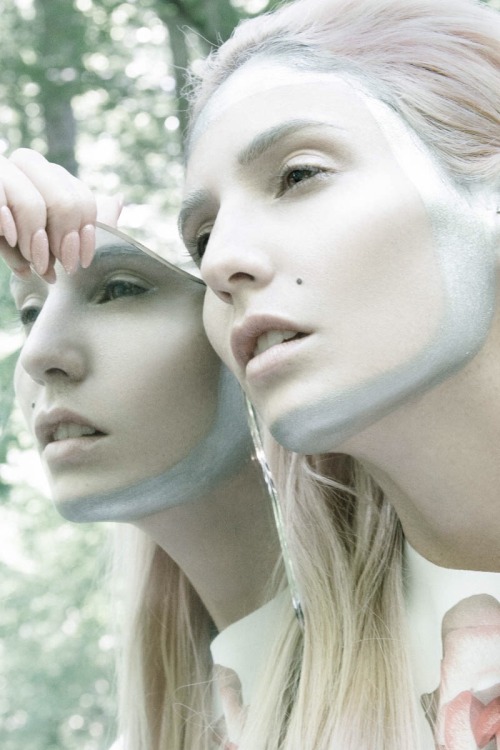 Ph: Holly Burnham  Mua: Caitlyn Meyer Model: Audrey Kitching  The Dapifer Magazine