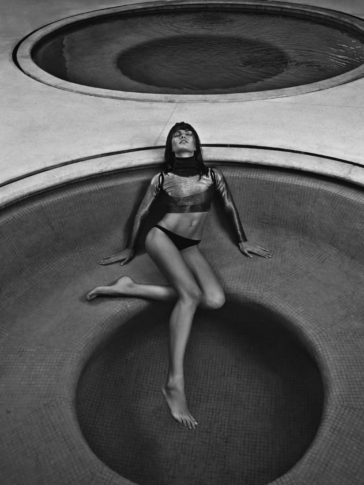 senyahearts:  Barbara Fialho in “Le Bain” for Harper’s Bazaar Brazil, January