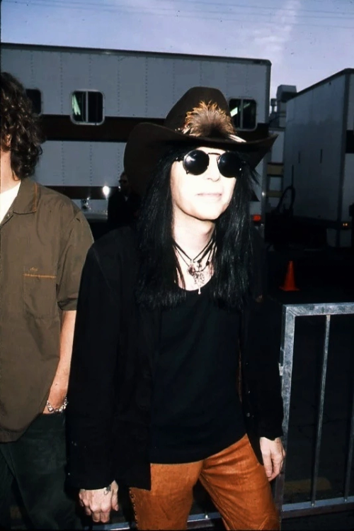Hey Girl. Now That I Saw The Other One. Do You Have Motley In Cowboy Hats?