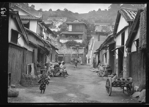 onceuponatown:Japan, 1908. Photos by Arnold Genthe.