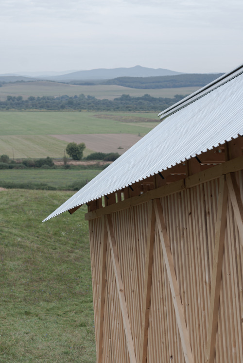 slanted house ~ paradigma ariadnlé| photos © attila róbert csóka