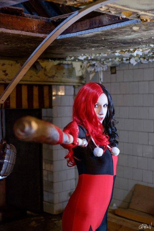 Harley Quinn - DC ComicsCosplayer: Anthea cosplay  /  tumblr