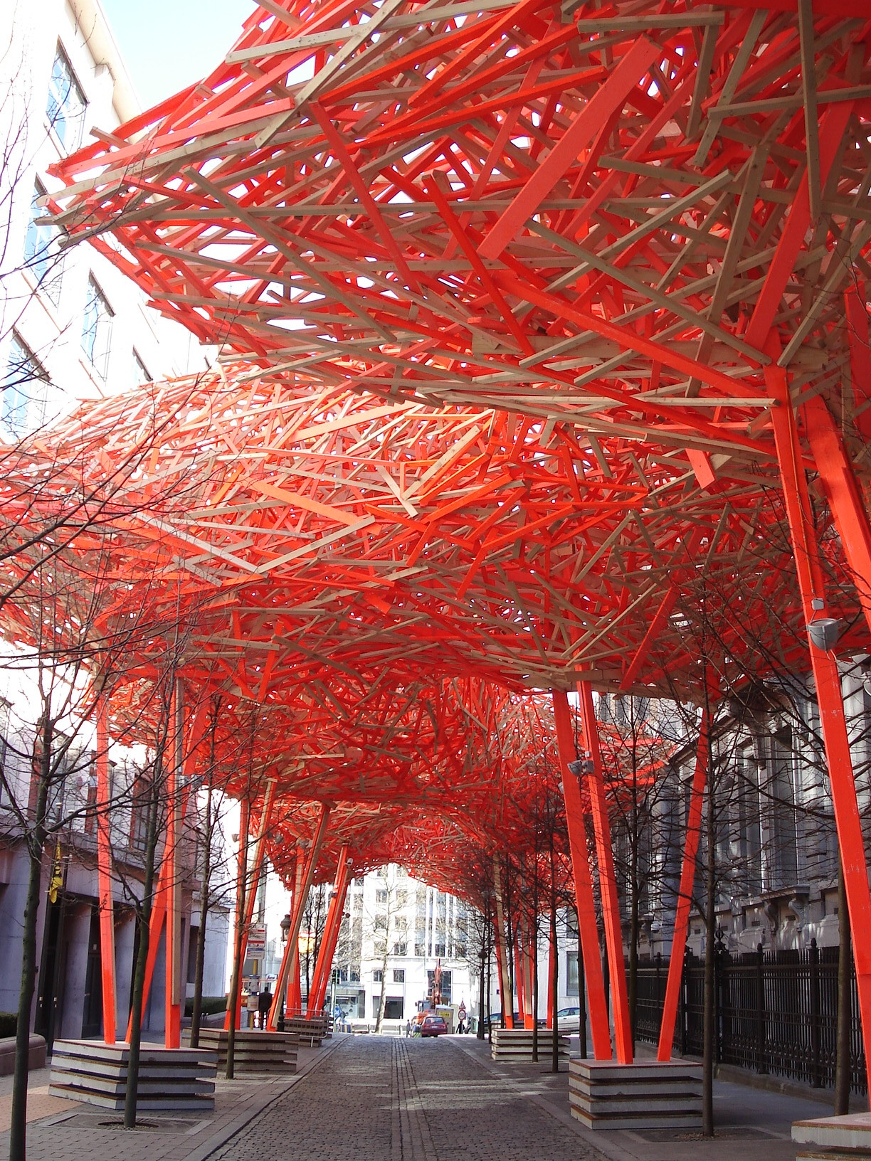 that-guy-loves-neon-wood:
“ Sequence (2008) at the Belgium Parlement.
”