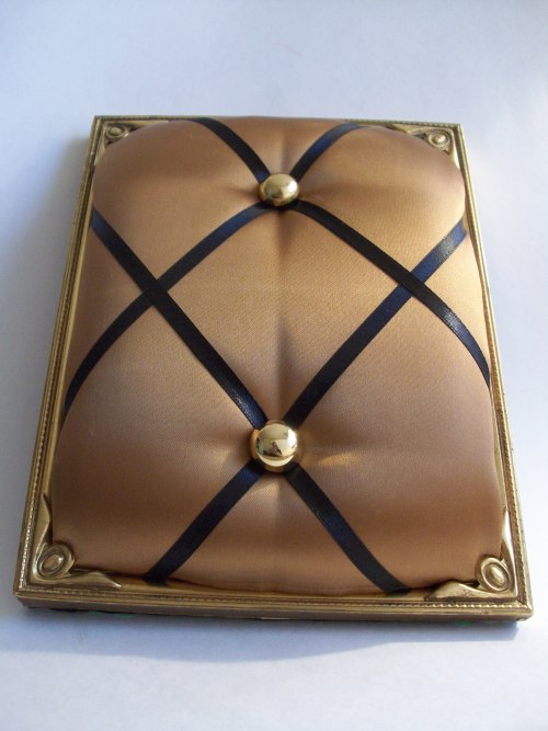 (via Burnt Gold &amp; Black Pinboard/Ribbon Board/Memory Board In Antique Frame on Etsy)I h