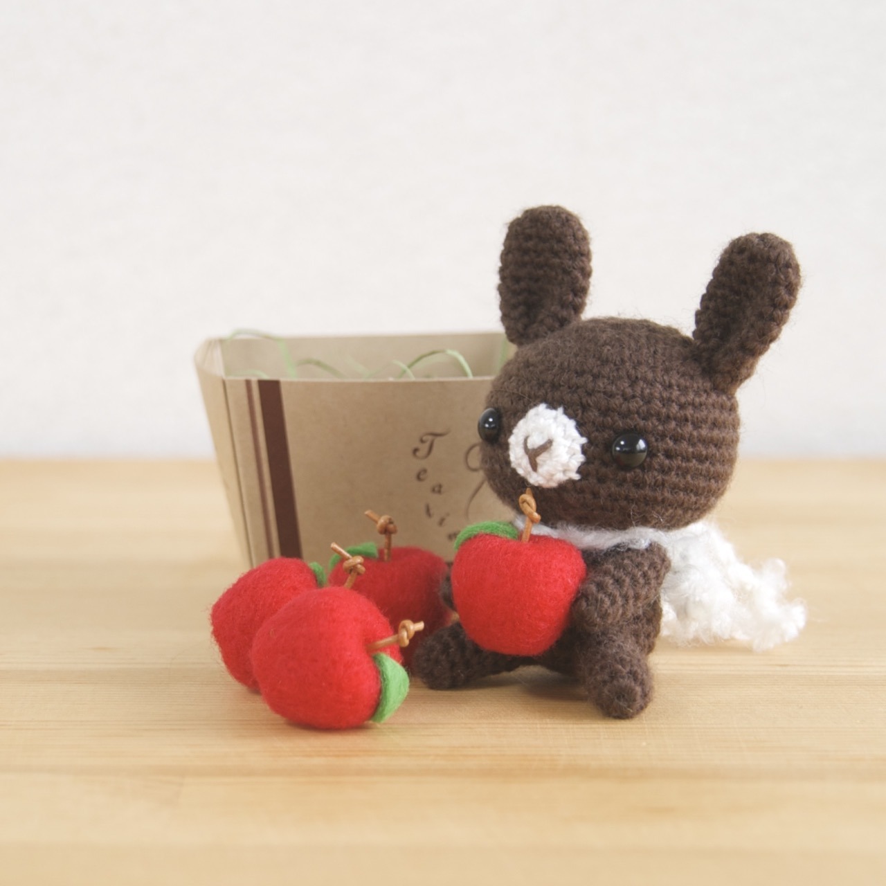 omakeno:  🐻🍎🐰🍎