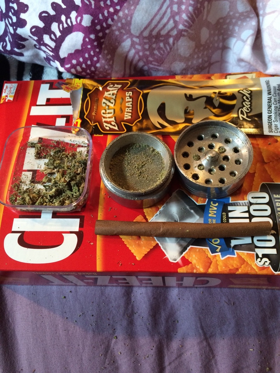 whospilledthebongwater:  Roll one, smoke one👌😗💨
