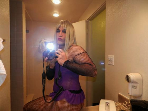 superlativediana: One of the first times I dressed up. Bimbo sissy slut at heart.