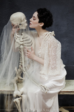 visioluxus:  Death and the Maiden Model: ammalynn H/MU: thebirdbones Death provided by Dark Deco Events Told you I took a lot of photos with the skeleton. I only had him for one shoot, so I had to make it count. 