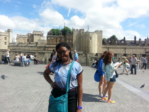 greenandcopper:  Some cute pictures of me taking my cousin round London, and me in Zambia from a couple of years ago.  Get into how adorable teen me was ♥♥♥♥