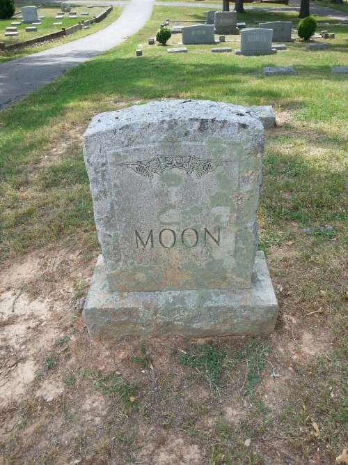 dameronpines: agrippina-pelageya: bloosh-skitza: asterionboy: omgtsn: who killed the fucking moon ad