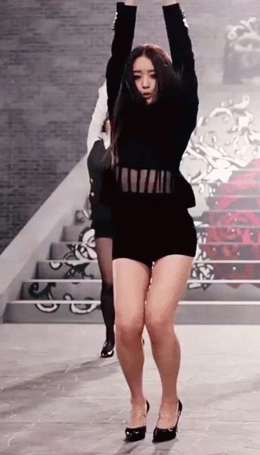 Jieun legs and thighs appreciation.