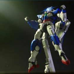 cartonianimatigiapponesi:  MG 1/100 Gundam 00 qan[T]  Builder : @erwankiryu  Comment below ! by club_gunpla http://bit.ly/1alHxrw