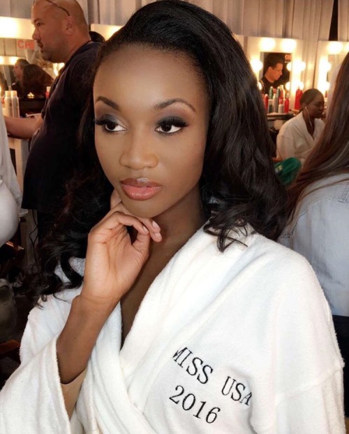 ARMY OFFICER DESHAUNA BARBER WINS MISS USA 2016!!-Congratulations Beautiful 1966mag.com