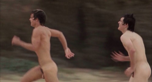 famousnudenaked:  Lachlan Buchanan & Xavier Samuel nude in Newcastle (2008) 