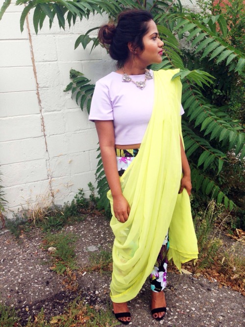 banglebanger: tropics give me motherland feels wearing: jcp pants, missguided neoprene crop top, zar