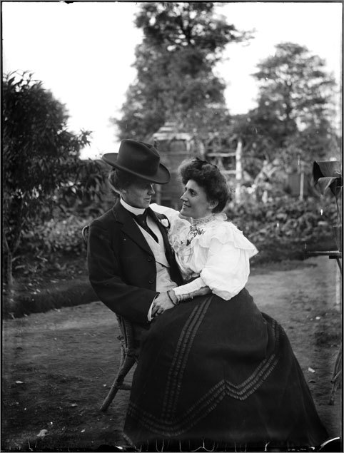 queermindsfuckalike:  secretlesbians:  19th Century Queer Couples 1. 1891 – Photo