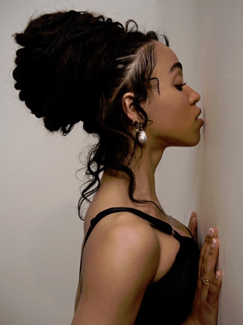 sincelost:  FKA Twigs | Mari Sarai photo porn pictures