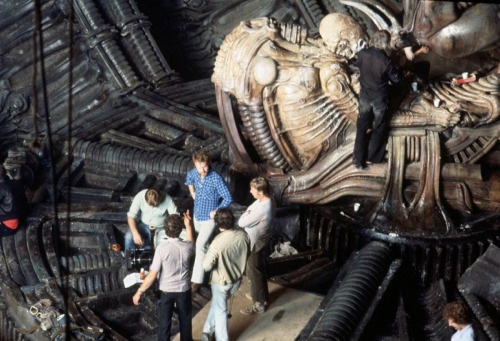 70sscifiart:  H.R. Giger on the set of Alien, creating the props, set-pieces and costumes, 1979. via Reddit