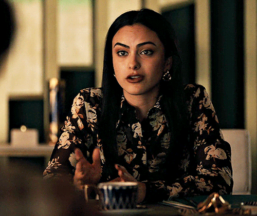 CAMILA MENDES as VERONICA LODGE
 ↳  6x15 - Things That Go Bump In The Night #camila mendes#cmendesedit#veronica lodge#veronicalodgeedit#riverdaleladiesdaily#cwladiesdaily#riverdalecentral#riverdaleedit#riverdale#615