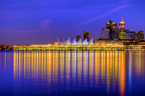 Vancouver & Water Reflections by Luís Henrique Boucault on Flickr.