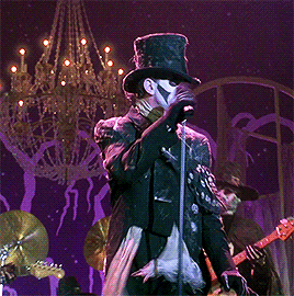 pennywises:the skeleton singer from hocus pocus appreciation post