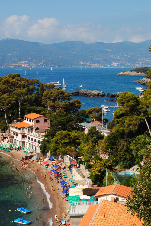 allthingseurope:Lerici, Italy (by favorRei)