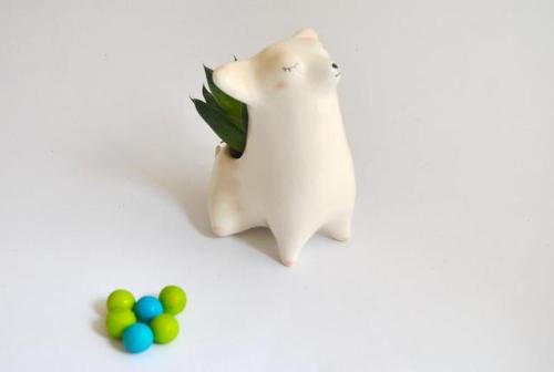 littlealienproducts:Ceramic Animal Planters by Barruntando 