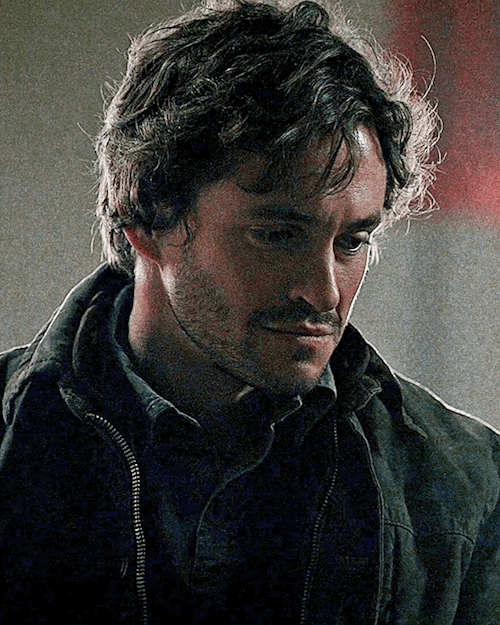 Hannibal And Will Smiling At Each Other (2/2)