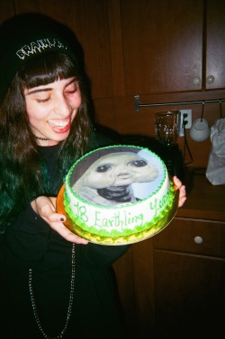 grvnge-queen:  martianfood:  its my bday and ur not invited    Grunge &amp; Disposable🌙  