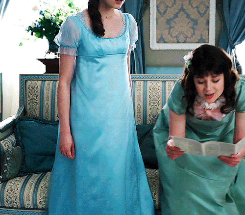 DAPHNE & ELOISE BRIDGERTON IN BRIDGERTON | S01E01 “Diamond Of The First Water”