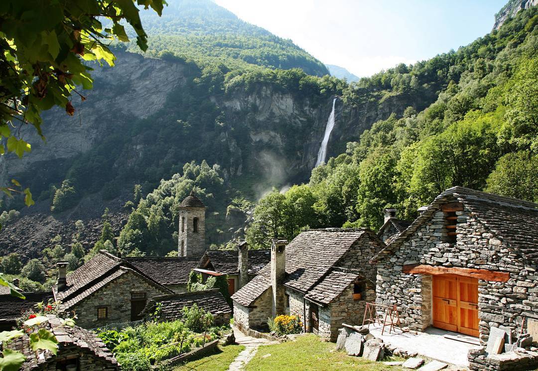 Foroglio, pueblo en Suiza. #beauty #village #pueblo #foroglio #suiza