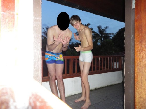 joe-sugg-lover:  Joe Sugg and his lovely ass <3 