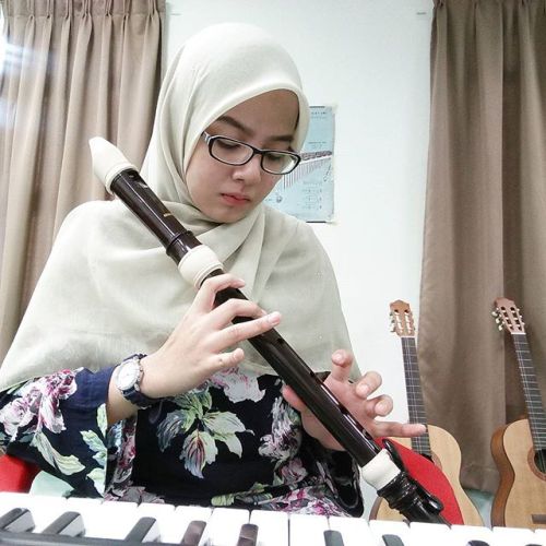 adiklemas: Slutty face hijabista Comey aih