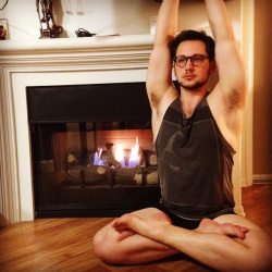 celebpits:  Matt Mcgorry (HTGAWM) Hot! Thank you!  