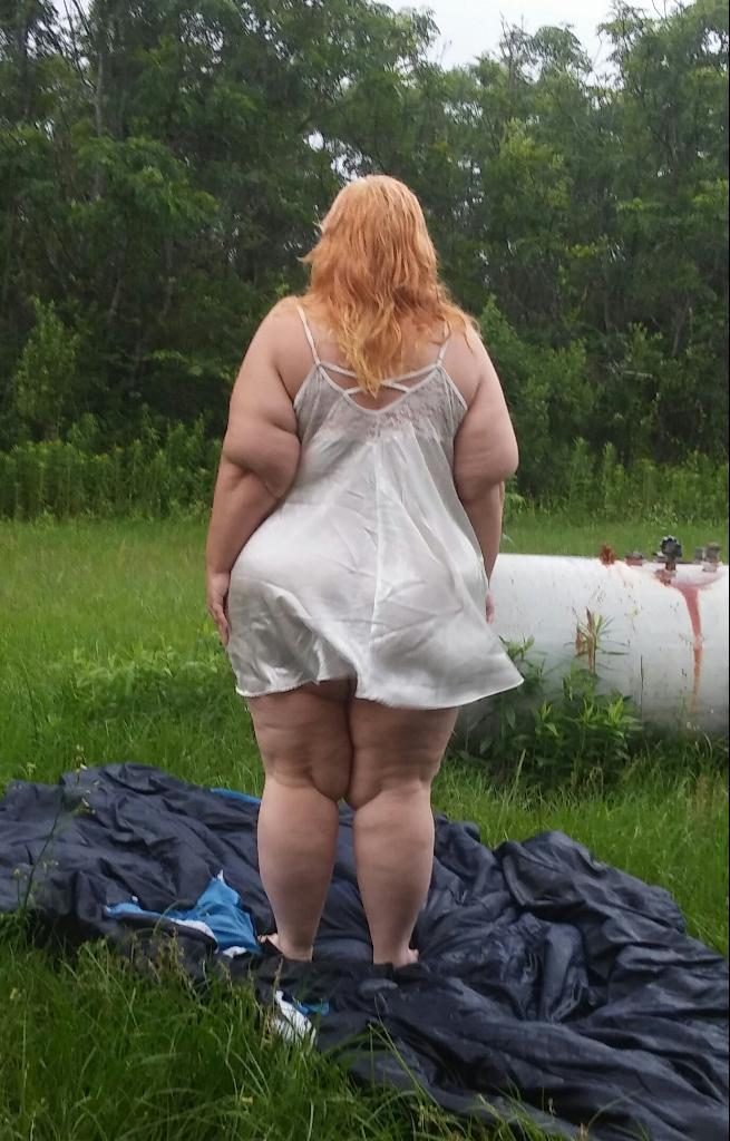 the1andonlyppleasure:  Angela playing in the rain in geogia. reblog if you like what