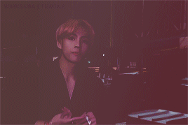 wabisaba:gifset challenge: #20, favorite hair color on taehyung (that rose goldy sunrise kind of col