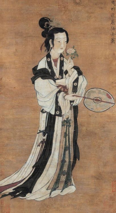 Lady with a fan by Zhou Fang or Zhang Xuan, Tang Dynasty China