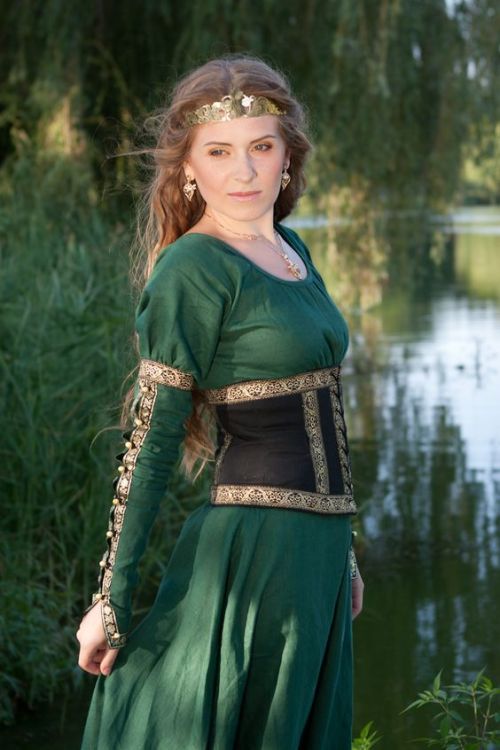 sartorialadventure:Medieval costumes